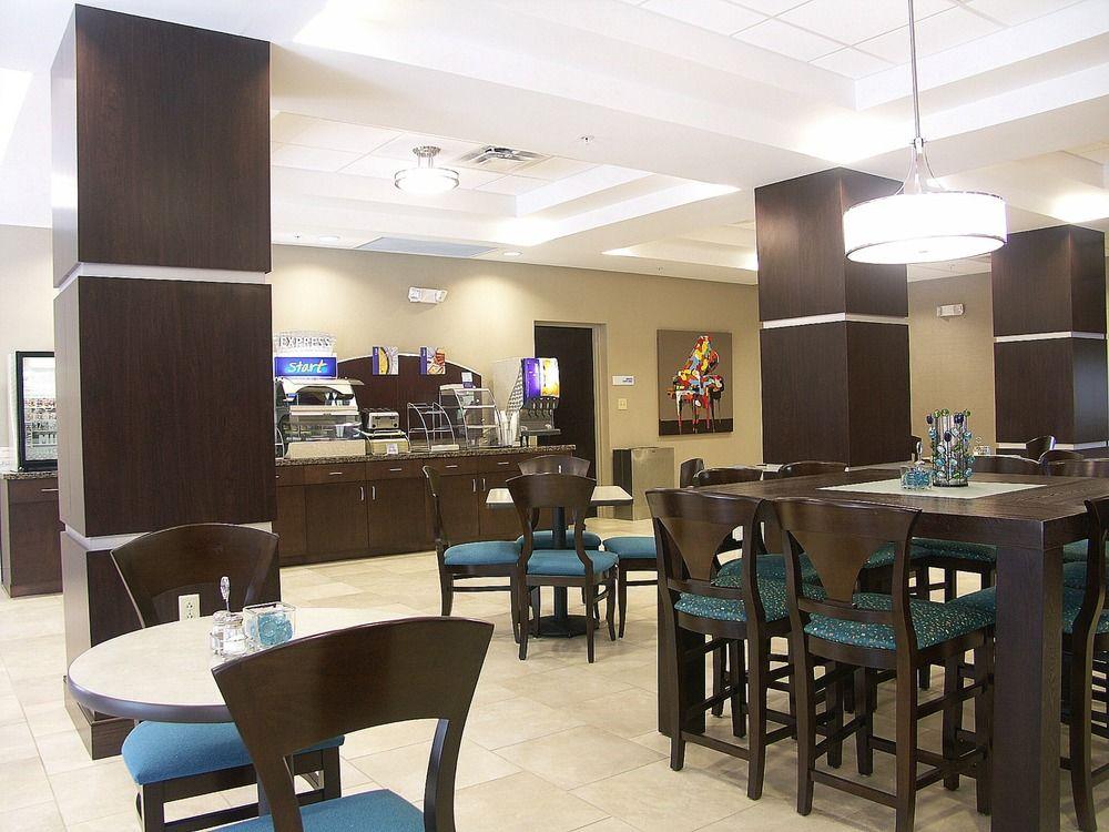 Holiday Inn Express & Suites - Cleveland Northwest By Ihg Ngoại thất bức ảnh