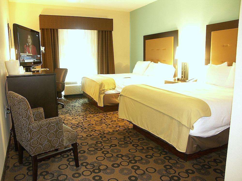Holiday Inn Express & Suites - Cleveland Northwest By Ihg Ngoại thất bức ảnh