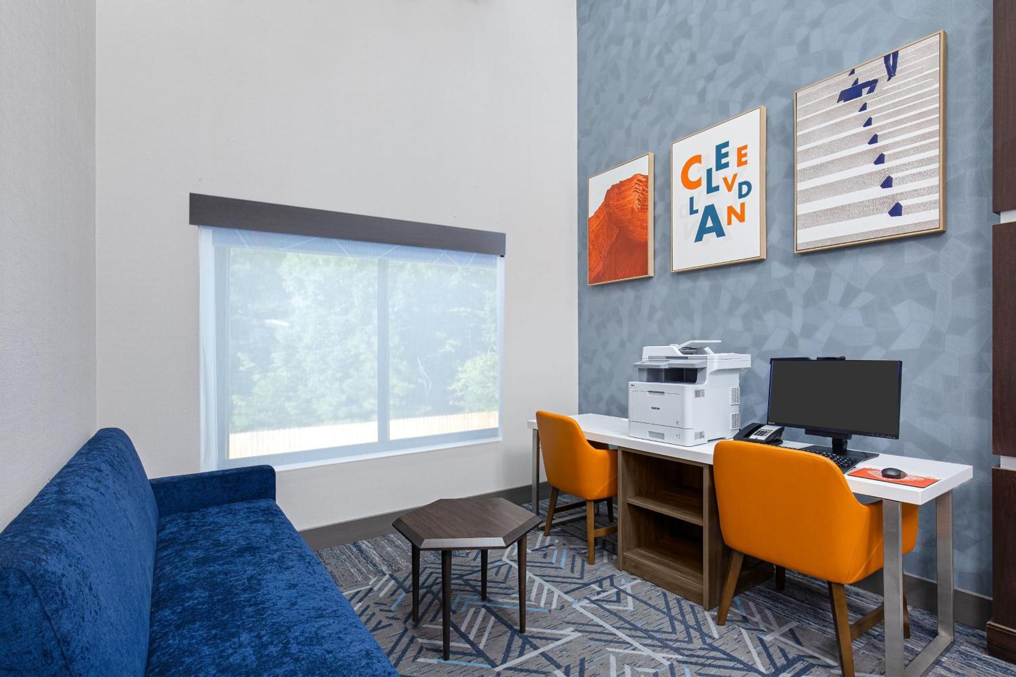Holiday Inn Express & Suites - Cleveland Northwest By Ihg Ngoại thất bức ảnh