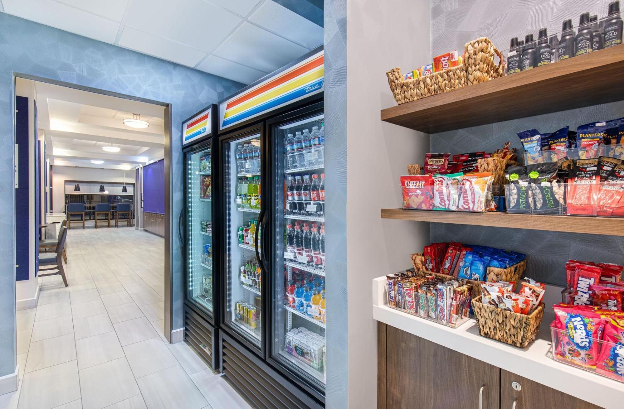 Holiday Inn Express & Suites - Cleveland Northwest By Ihg Ngoại thất bức ảnh