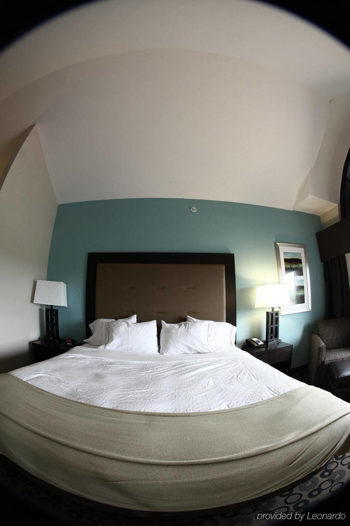 Holiday Inn Express & Suites - Cleveland Northwest By Ihg Ngoại thất bức ảnh