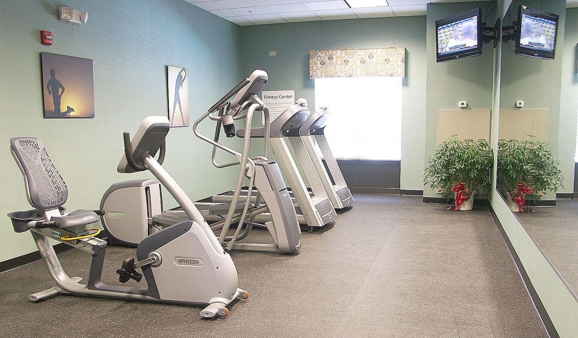 Holiday Inn Express & Suites - Cleveland Northwest By Ihg Ngoại thất bức ảnh