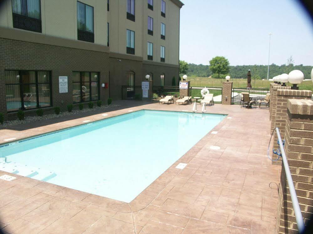 Holiday Inn Express & Suites - Cleveland Northwest By Ihg Ngoại thất bức ảnh