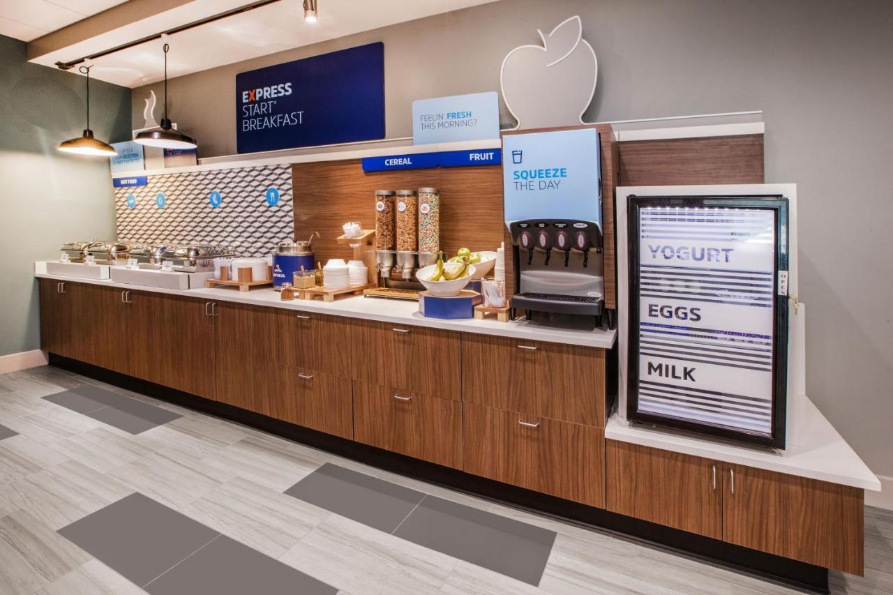Holiday Inn Express & Suites - Cleveland Northwest By Ihg Ngoại thất bức ảnh